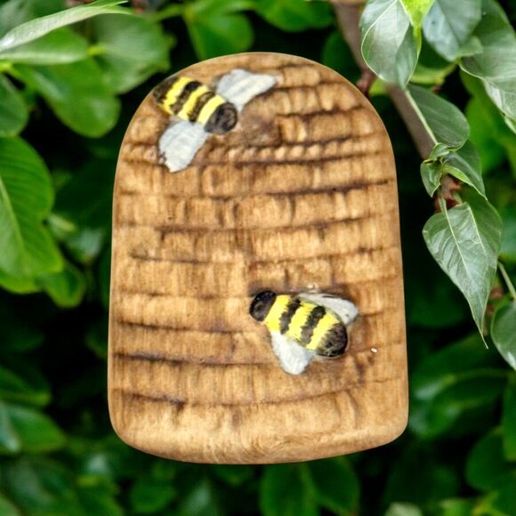 Goebel Beehive Lapel Pin Ceramic - Made in Germany - Picture 1 of 5